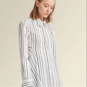 Donna Karan White and Black Striped Button-Up Oversized Shirt with Pockets size